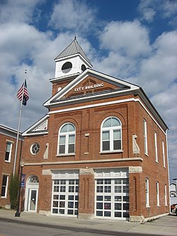 City hall in Aurora, Indiana.jpg