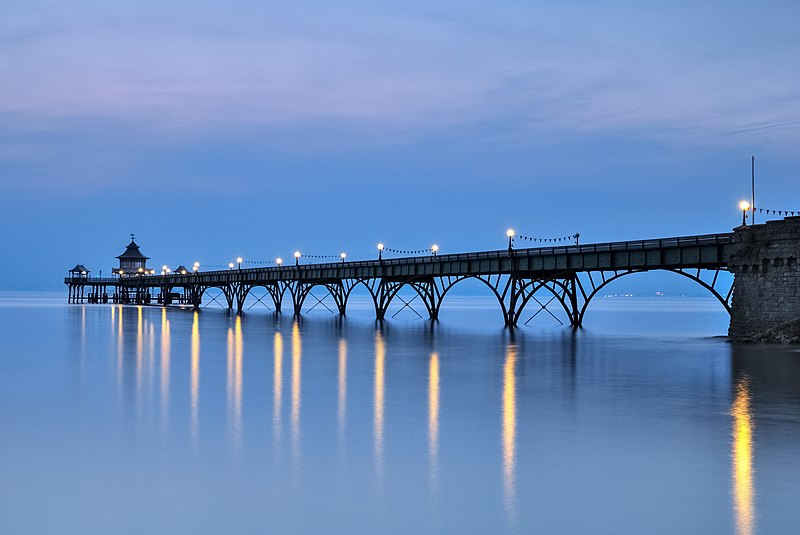 File:Clevedon Pier at dusk.jpg