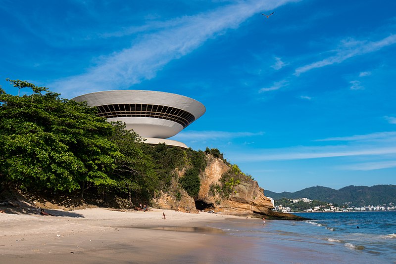 File:Contemporary Art Museum in Niteroi City 6.jpg