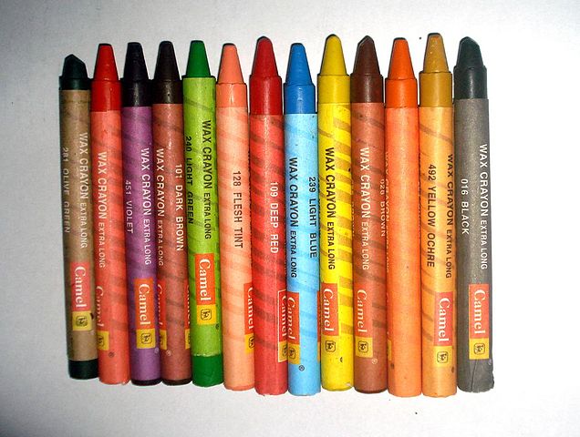 636px-Crayons_with_colors.JPG