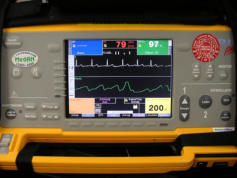 File:Defibrillator Monitor Closeup.jpg