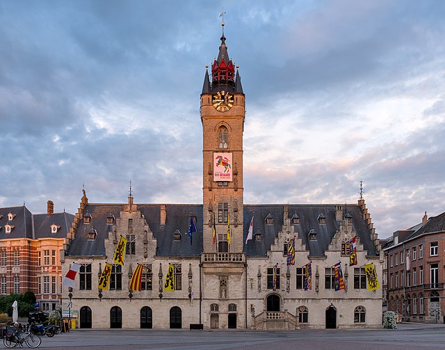 Image: Dendermonde town hall and belfry during golden hour (DSCF0501)