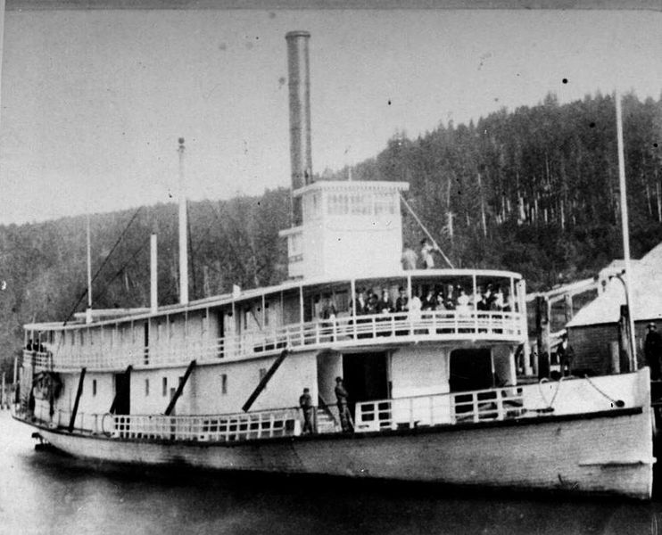 File:Dixie Thompson (sternwheeler) ca 1885.jpg