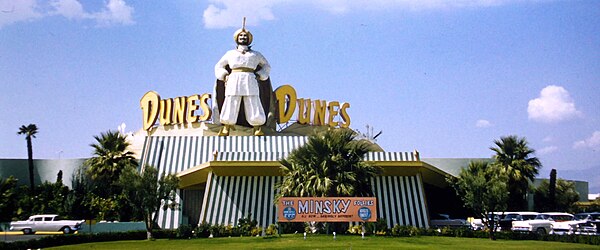 Sultan statue in 1957