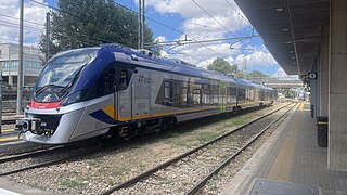 Elettrotreno ETR 322 di Ferrovie del Sud Est in livrea DPR