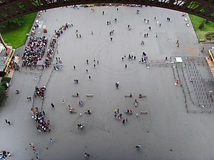 Esplanade des Ouvriers-de-la-Tour-Eiffel