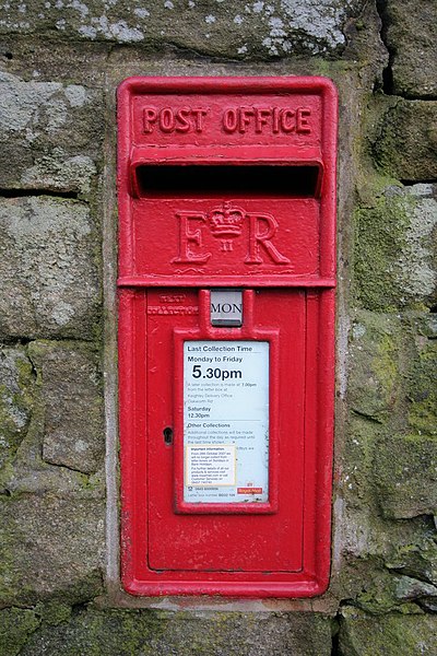 File:Elizabeth II Postbox, Newsholme - geograph.org.uk - 649668.jpg