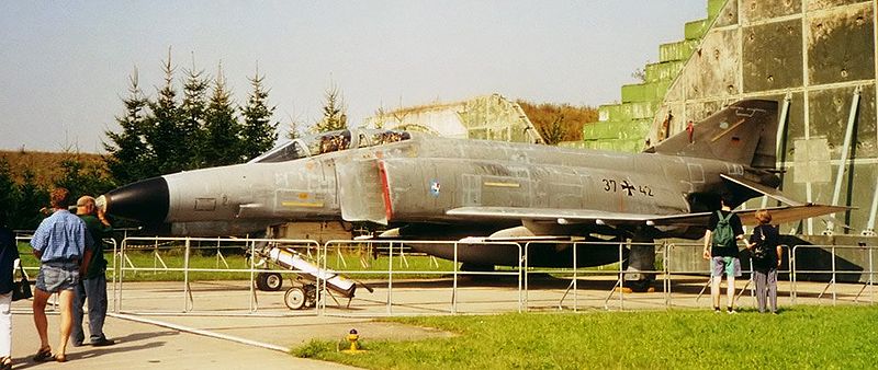 File:F-4 Phantom 2.jpg