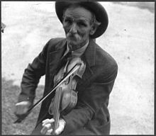 Fiddlin' Bill Hensley, mountain fiddler, Asheville, 1937 Fiddlin' Bill Hensley, mountain fiddler, Asheville, North Carolina (LOC).jpg