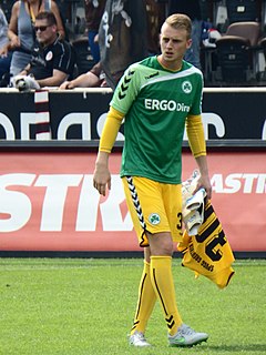 <span class="mw-page-title-main">Mark Flekken</span> Dutch professional footballer