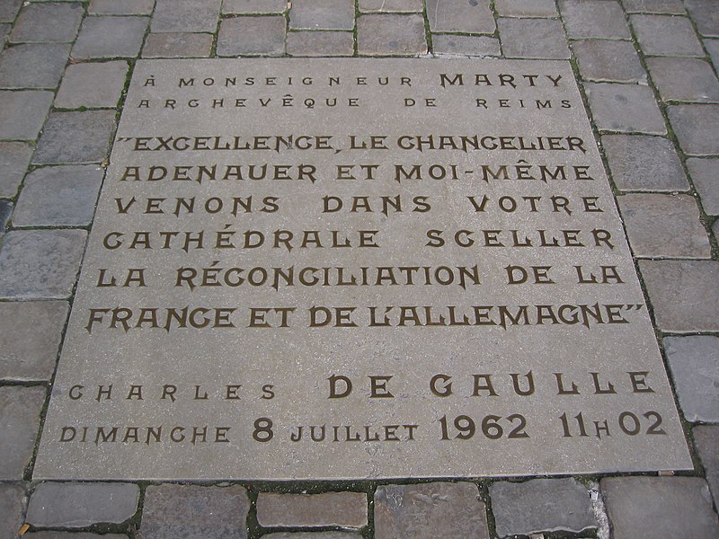 File:Floor tile in front of cathedral, Reims.jpg