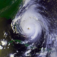 L'uragano Floyd visto al satellite mentre si scatena sulle Bahamas il 14 settembre 1999