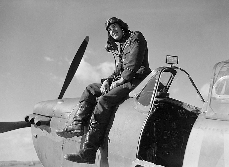 File:Flying Officer Leonard 'Ace' Haines of No. 19 Squadron on his Supermarine Spitfire Mk I at Fowlmere near Duxford, September 1940. CH1373.jpg