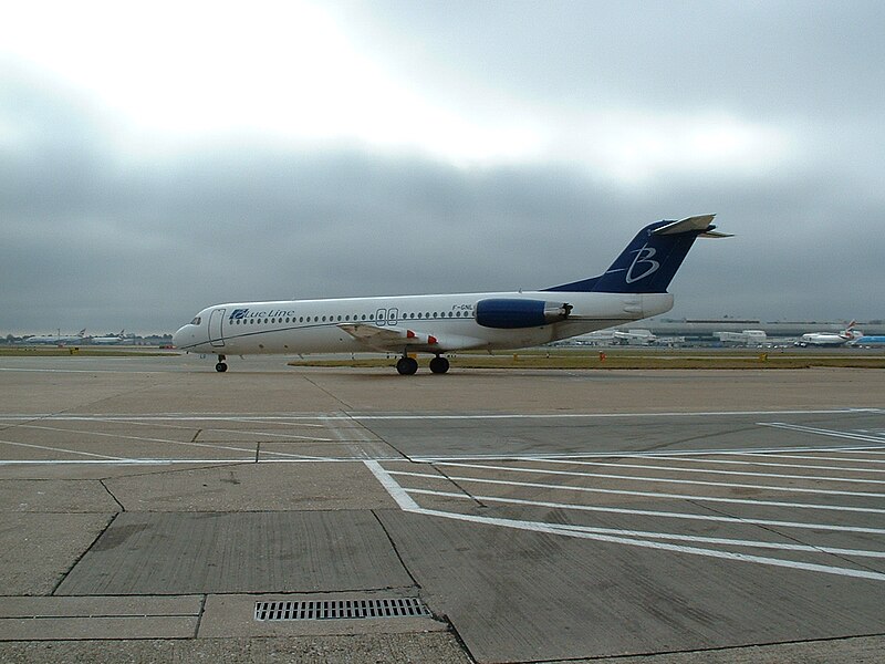 File:Fokker F100 (Blue Line) (2479593037).jpg