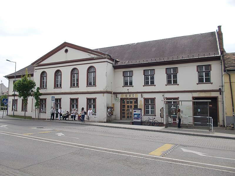 File:Former girls' school and Zichy family estate (18th century). - Budaörs, Templom Square, 12.jpg