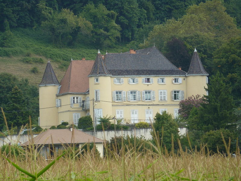 File:Fr Vourey Chateau de Val Marie.jpg