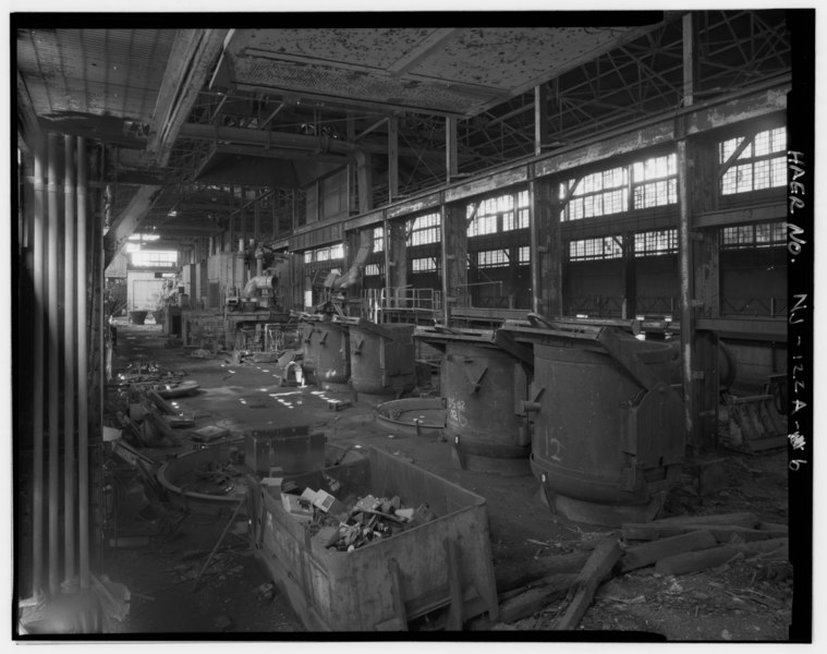 File:GENERAL VIEW LOOKING WEST FROM MIDPOINT OF SOUTH WALL. - John A. Roebling's Sons Company, Kinkora Works, Steel and Rolling Mills, Roebling, Burlington County, NJ HAER NJ,3-ROEBL,1A-6.tif