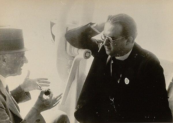 Lemaître and Eddington in discussion when sailing back from the 6th GA of the International Astronomical Union held in Stockholm in 1938