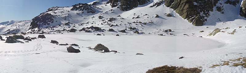 File:Glacial lake of Peñalara.jpg