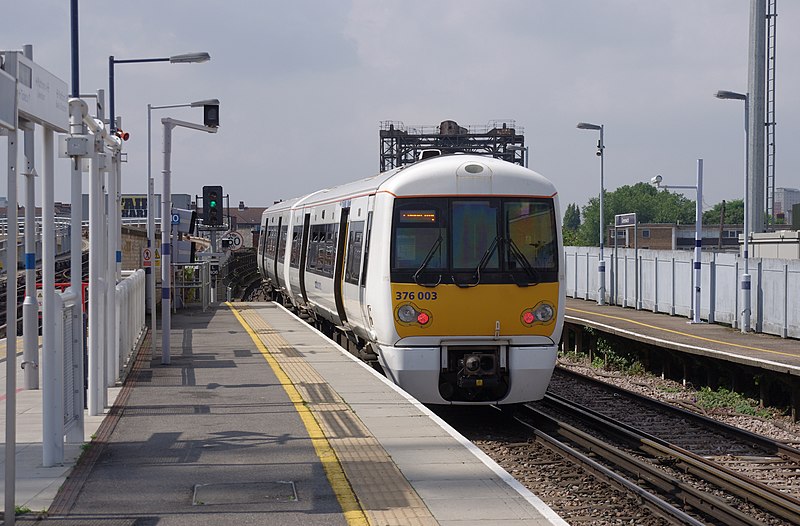 File:Greenwich station MMB 07 376003.jpg