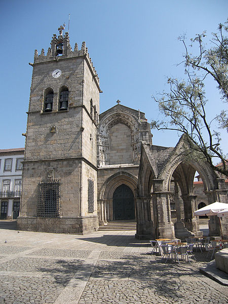 File:Guimarães-Igreja-de-Nossa-Senhora-da-Oliveira.jpg