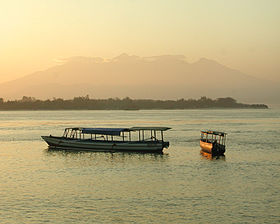 Ломбоксий пролив. Вид на Ломбок с острова Гили-Траванан