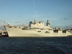 HMS Ocean (L12) set i Plymouth 2006