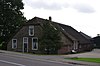 Hoeve met IJsselstenen puntgevel met vlechtingen