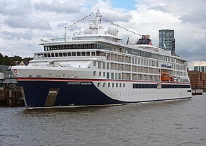 Hanseatic Inspiration IMO 9817145 P Hamburg 29-08-2020.jpg