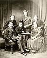 Hermann Krone mit seiner Familie, Selbstbildnis (um 1875).jpg