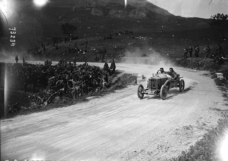 File:Hermann Rützler in his Steyr at the 1922 Targa Florio (2).jpg