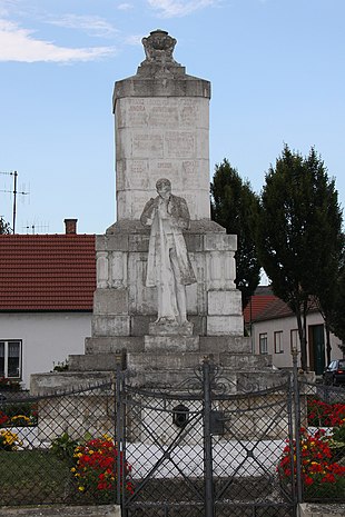 Hirm - Kriegerdenkmal (01).jpg