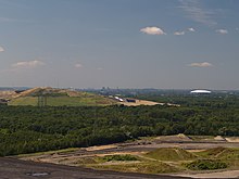 Die Arena im Emschertal, von der Hohewardhalde aus gesehen