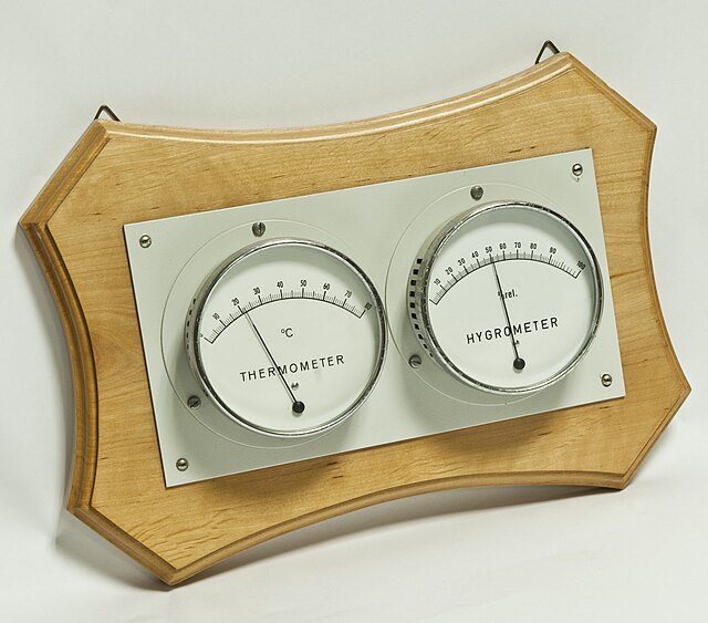 https://upload.wikimedia.org/wikipedia/commons/thumb/8/8d/Hygrometer-thermometer_hg.jpg/640px-Hygrometer-thermometer_hg.jpg