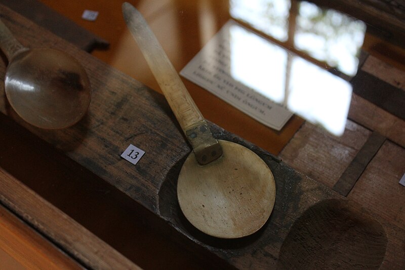 File:Icelandic horn spoon.JPG