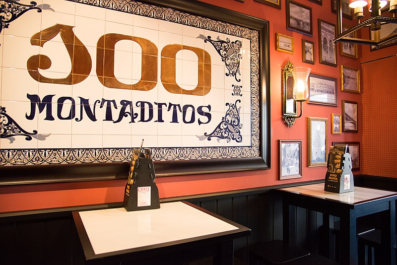 File:Il design di 100 Montaditos.jpg