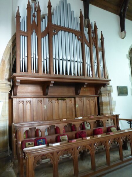 File:Inside St Thomas à Becket, Framfield (ii) - geograph.org.uk - 5339528.jpg