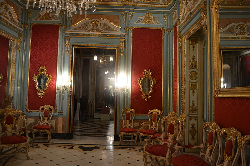 File:Interior of the Palau del Marqués de Dos Aigües - Sala roja 14.JPG