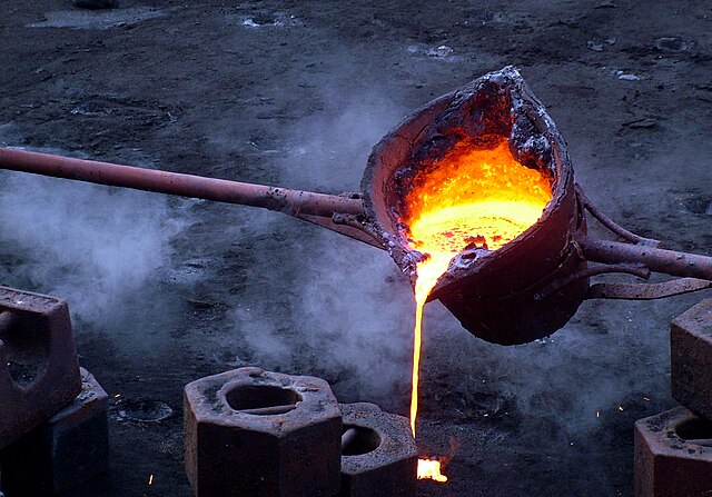 File:Iron -melting.JPG - Wikimedia Commons