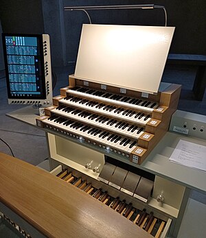 Köln, St. Peter, Orgelanlage, Neuer fahrbarer Spieltisch (2).jpg