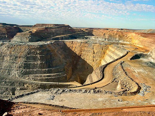 Super Pit gold mine at Kalgoorlie in Western Australia, 2005