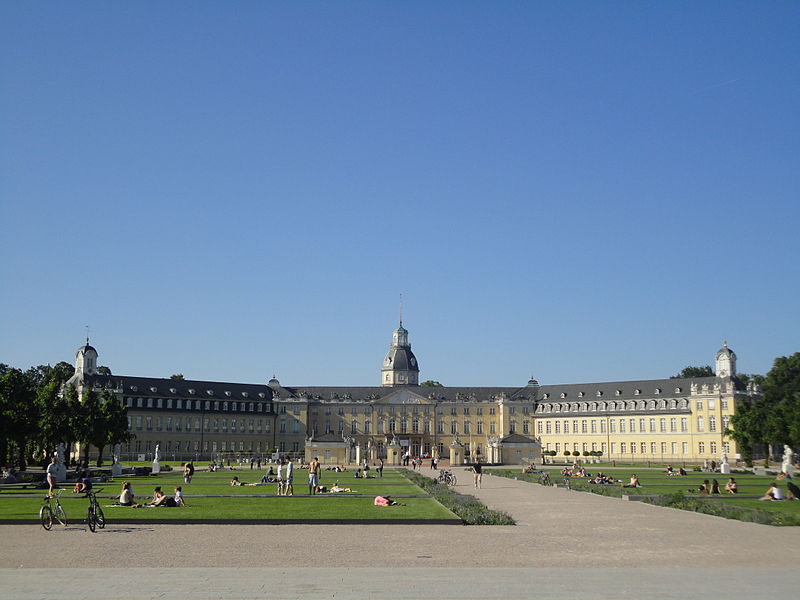 File:Karlsruher Schloss.JPG