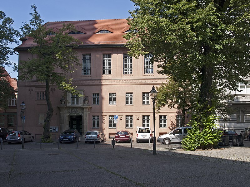 File:Katharinenkirchplatz 2 Brandenburg.jpg