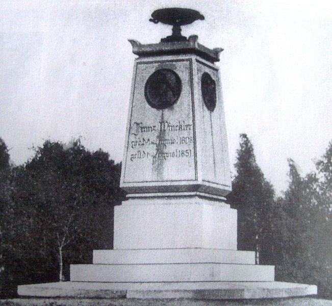 File:Katowice - Monument of Franz Winckler.jpg