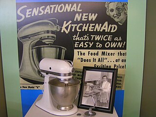 File:Red KitchenAid Artisan.jpg - Wikimedia Commons