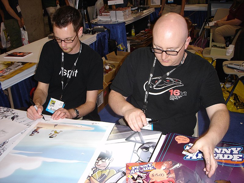 File:Krahulik Holkins, Comicon 2006.jpg