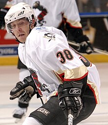 McLean with the Wilkes-Barre/Scranton Penguins in 2006 Kurtis McLean.jpg