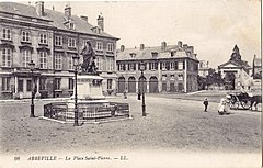 ABBEVILLE - La Place Saint-Pierre