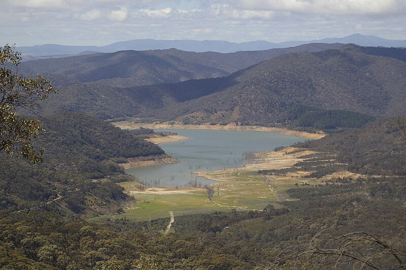 File:Lake Eildon MP1.jpg