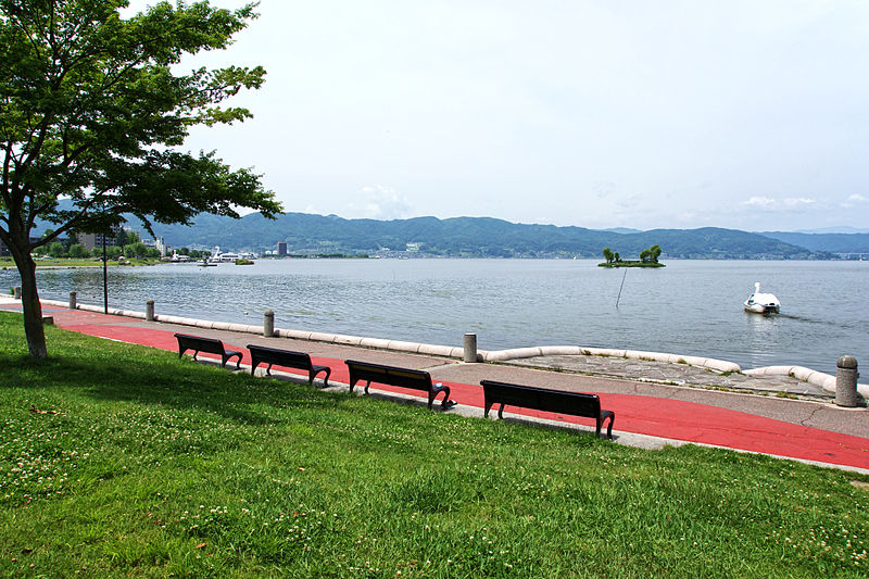 File:Lake Suwa04bs3200.jpg